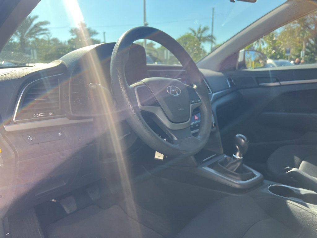 Used 2018 Hyundai Elantra SE image 25