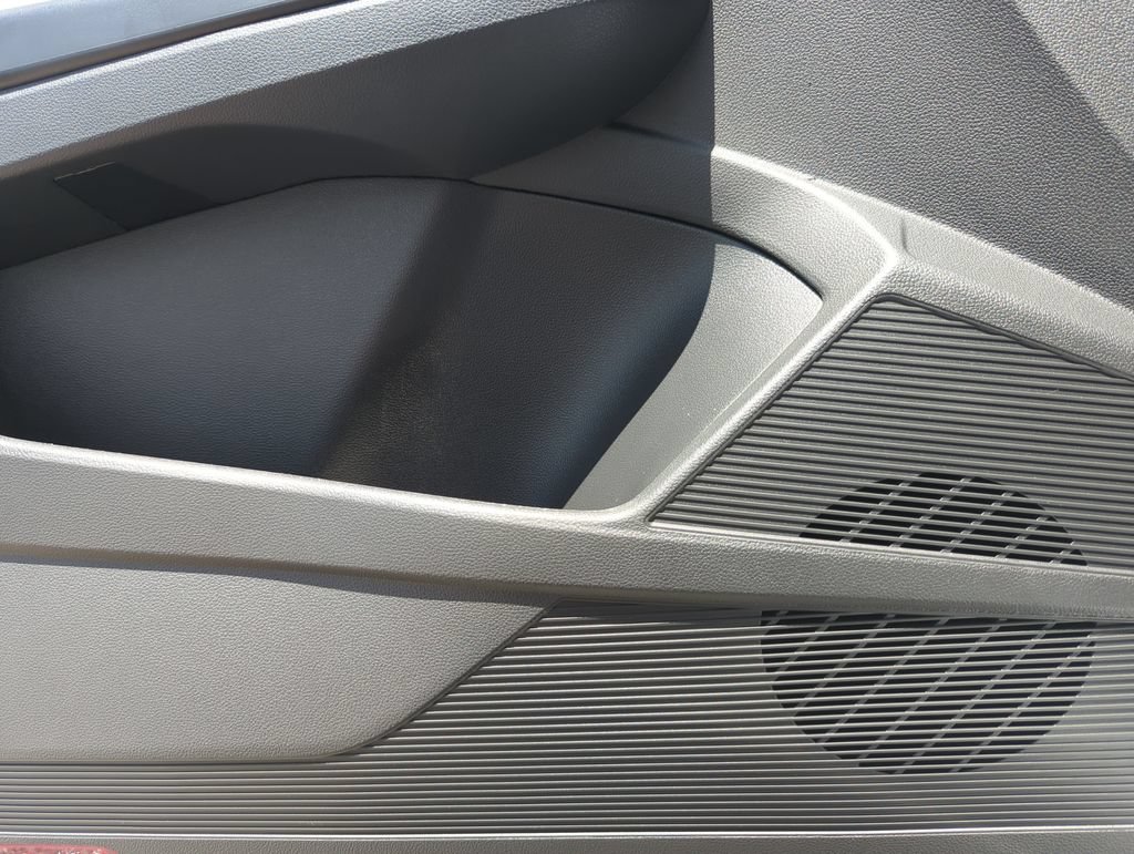 New 2026 Volkswagen Taos SE AWD/4WD image 33