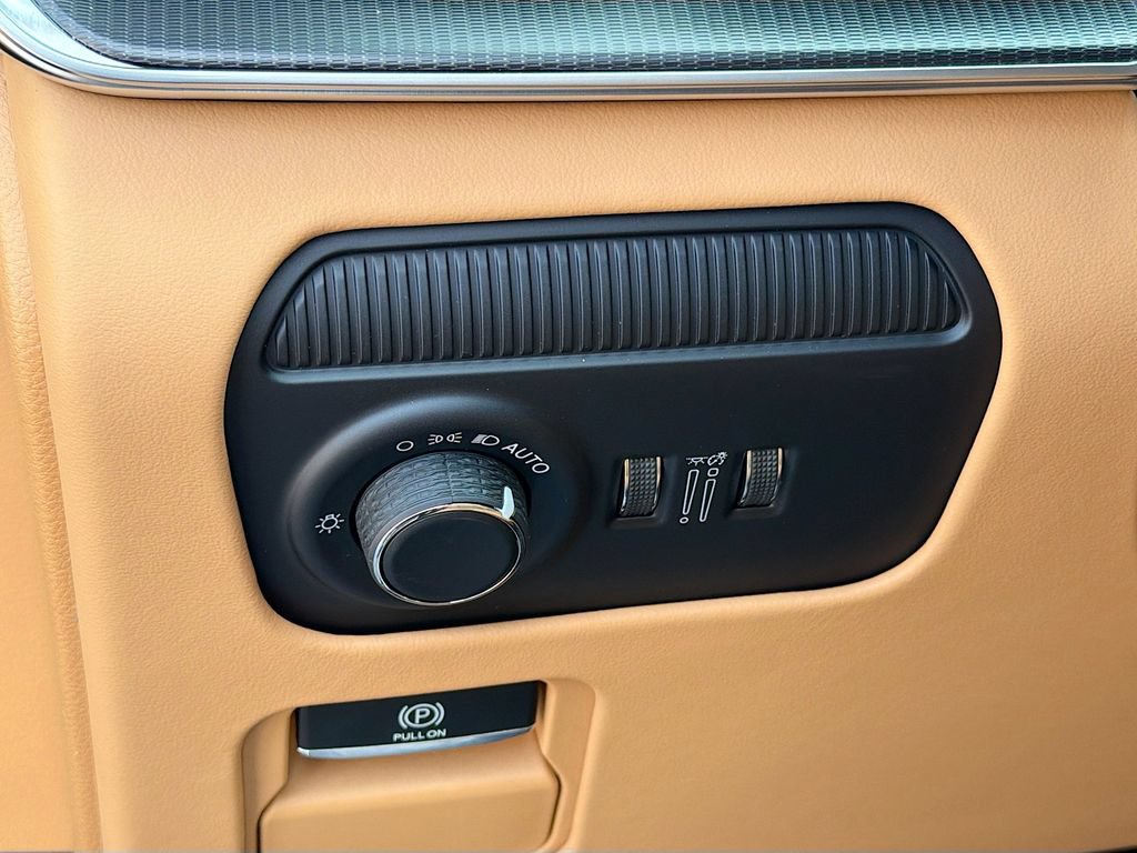 New 2026 Jeep Grand Wagoneer Summit AWD/4WD image 14
