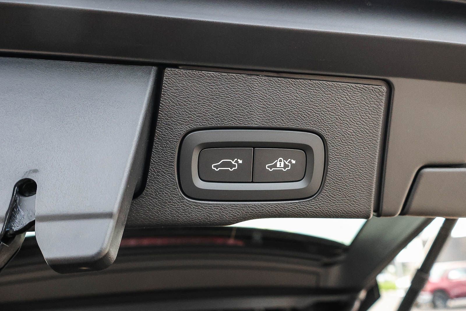 New 2026 Volvo XC60 T8 Plus w/ Protection Package Premier image 27