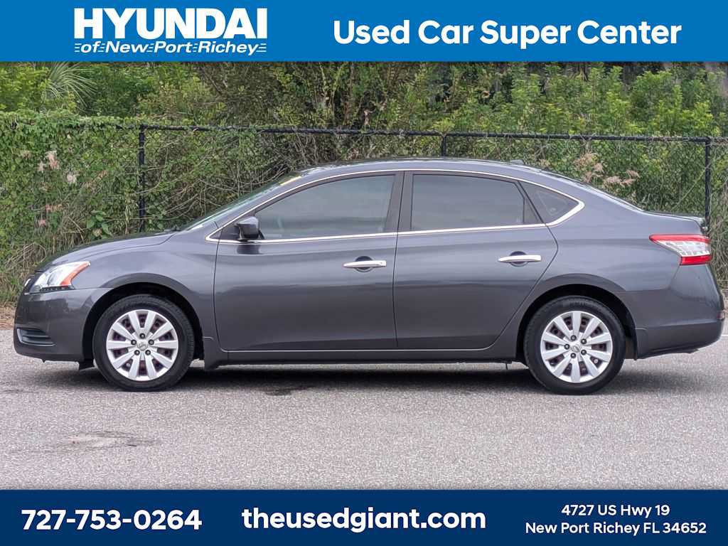 Used 2015 Nissan Sentra SV FWD image 2
