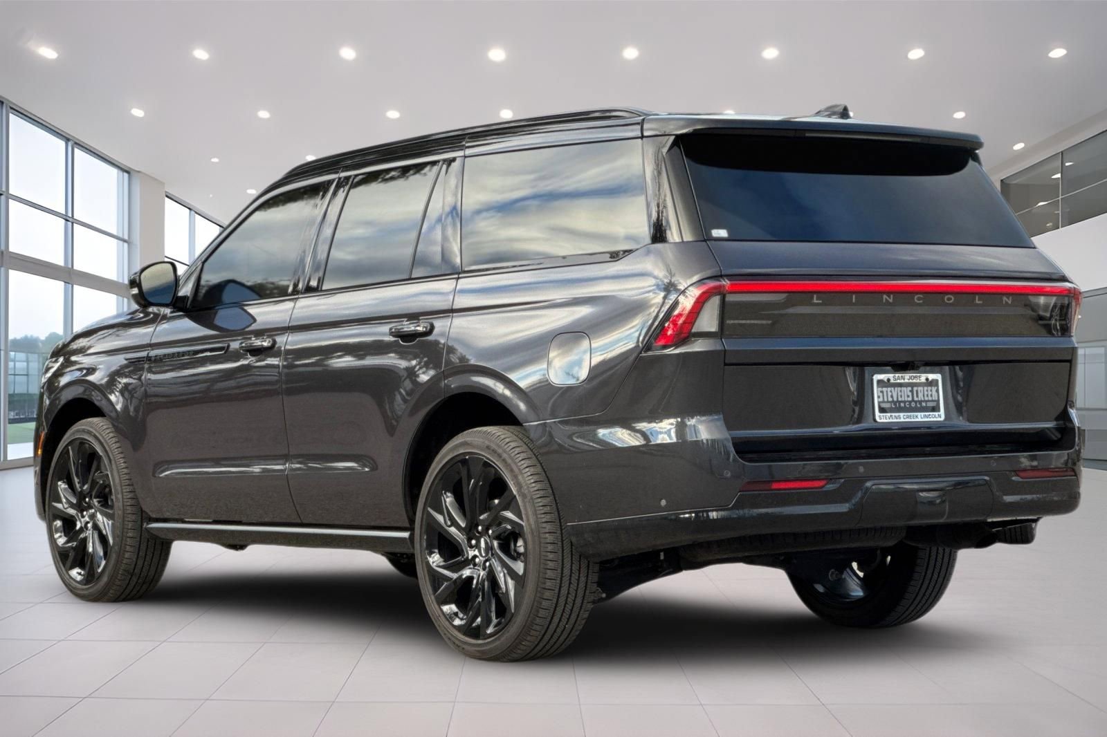 Used 2025 Lincoln Navigator Black Label image 6