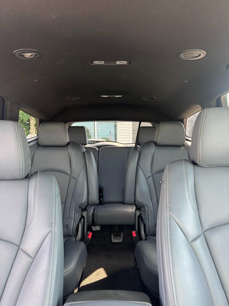 Used 2024 Buick Enclave Premium image 11