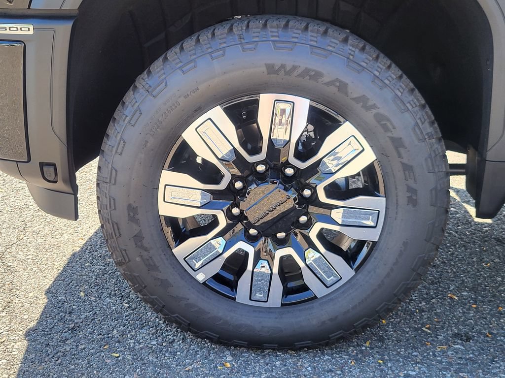 New 2025 GMC Sierra 3500 Denali w/ Denali Reserve Package AWD/4WD image 8