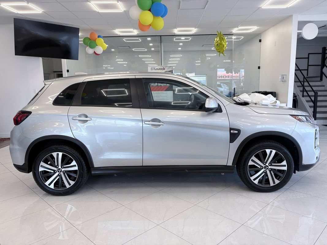 Used 2025 Mitsubishi Outlander Sport ES AWD/4WD image 5