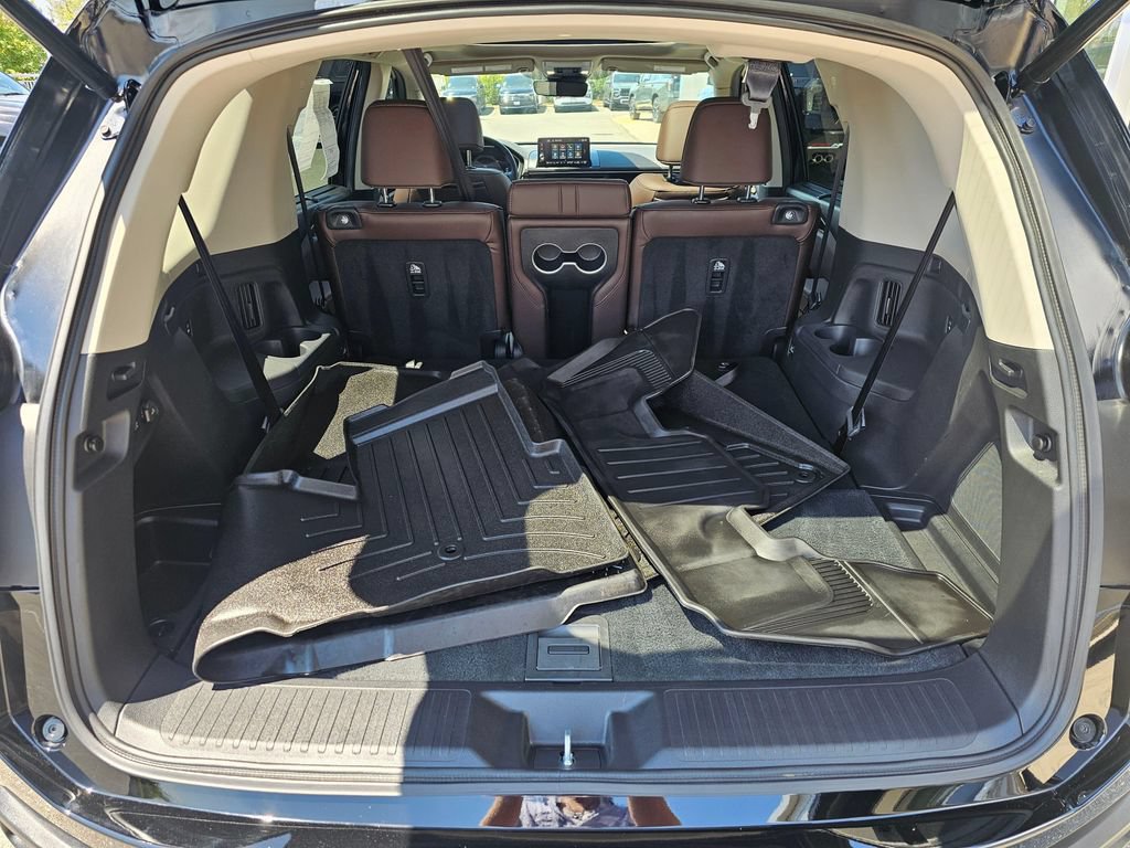 Used 2025 Honda Pilot Elite image 14