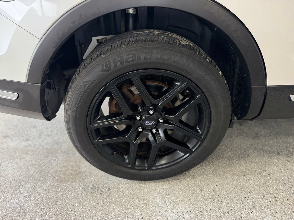 Used 2019 Ford Explorer Platinum AWD/4WD image 28