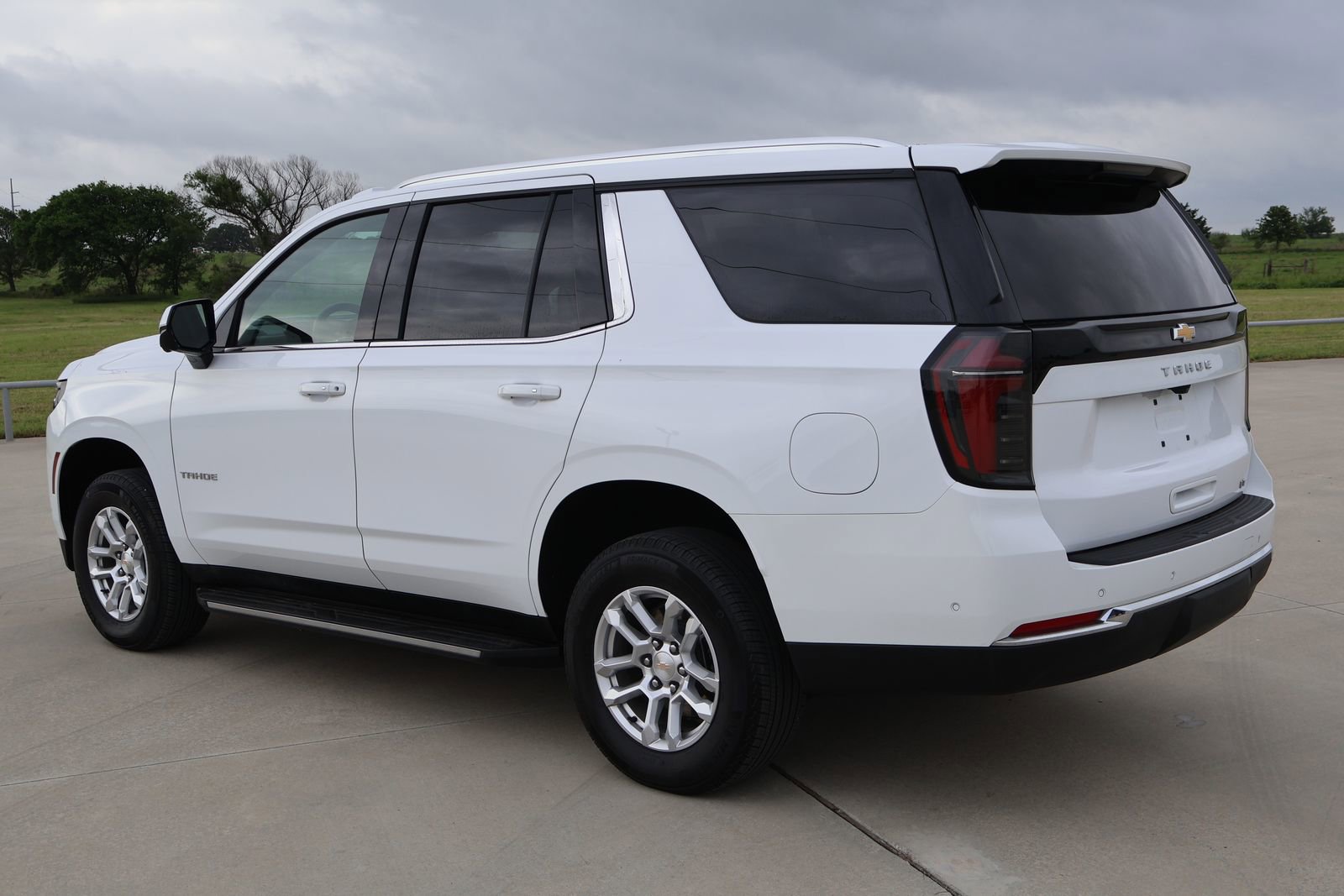 Used 2025 Chevrolet Tahoe LT AWD/4WD image 9