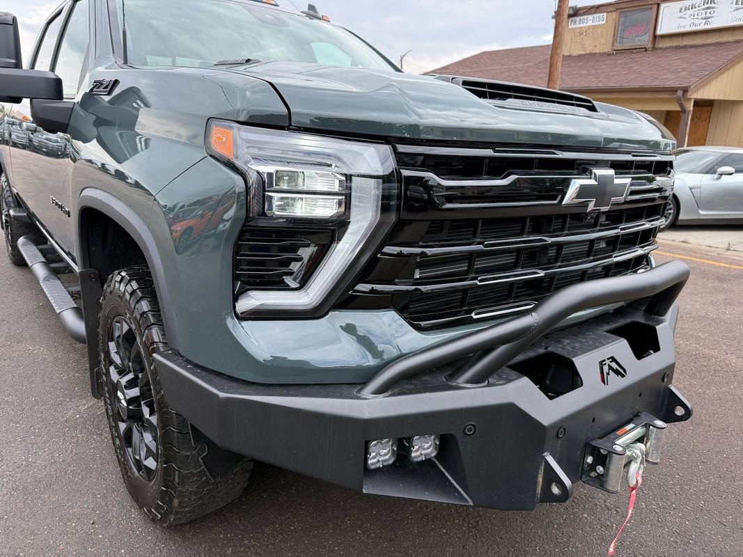 Used 2025 Chevrolet Silverado 3500 LTZ w/ LTZ Plus Package AWD/4WD image 14