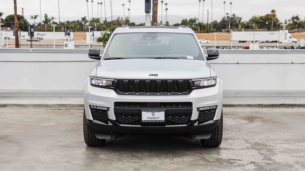 New 2025 Jeep Grand Cherokee L Limited w/ Black Appearance Package image 3