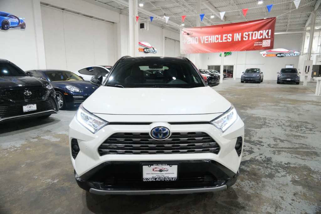 Used 2020 Toyota RAV4 XSE image 3
