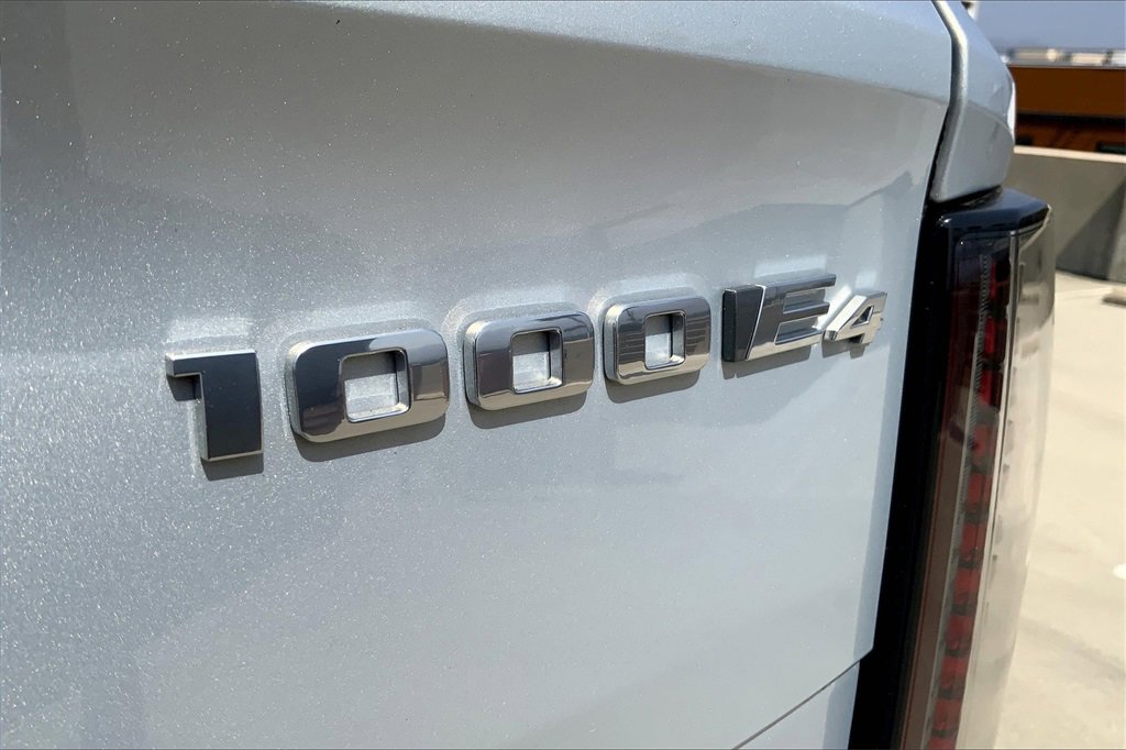 New 2025 Cadillac Escalade IQ Luxury 2 image 16