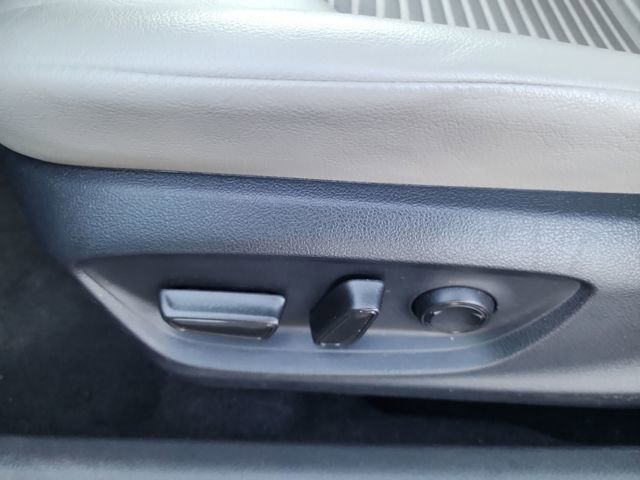 Used 2024 Toyota Camry SE image 13