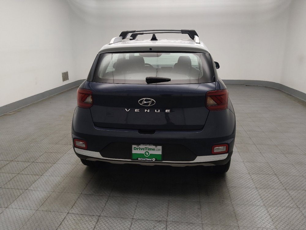 Used 2021 Hyundai Venue FWD image 7