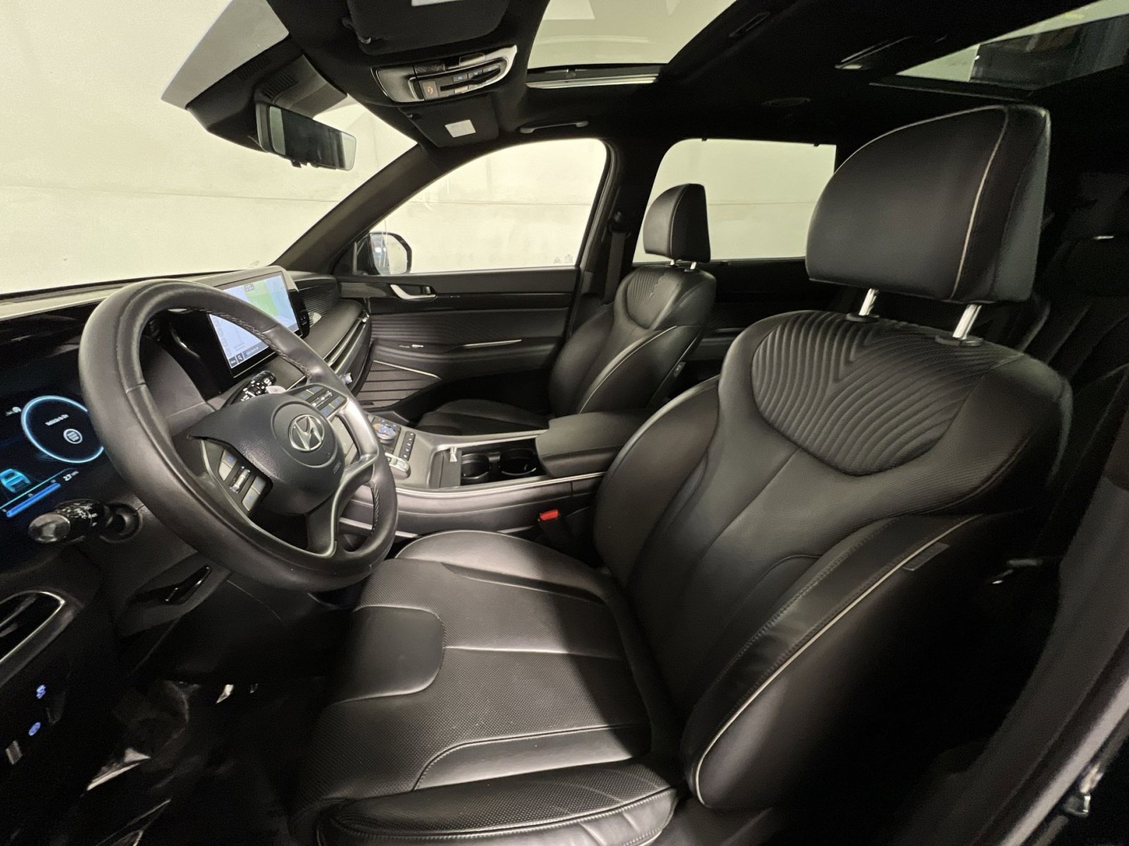 Used 2023 Hyundai Palisade Calligraphy image 13