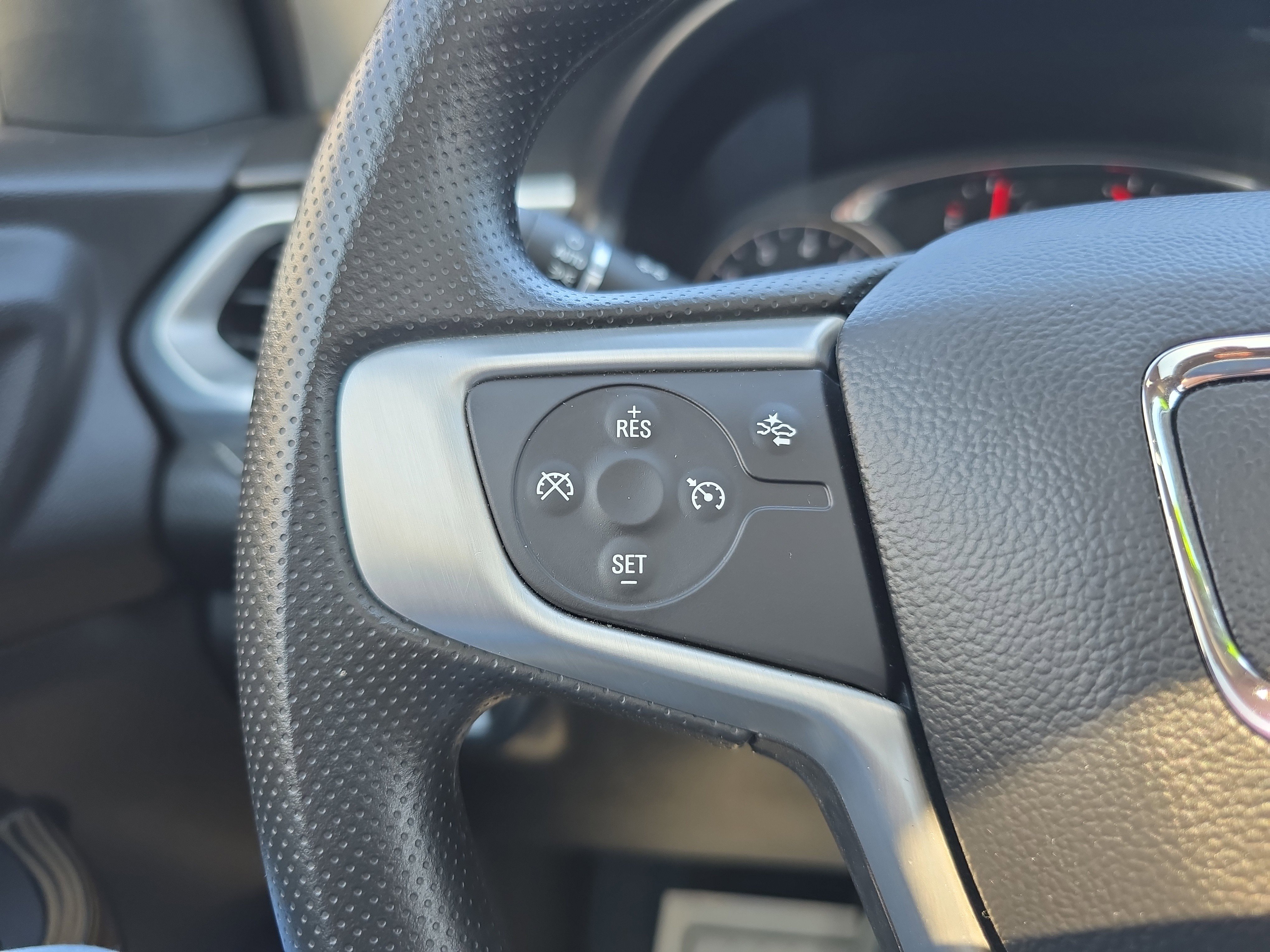 Used 2023 GMC Acadia SLE w/ Driver Convenience Package image 21