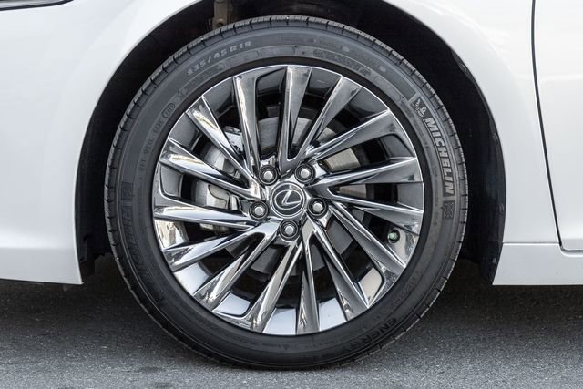 Used 2025 Lexus ES 300h w/ Luxury Package image 14