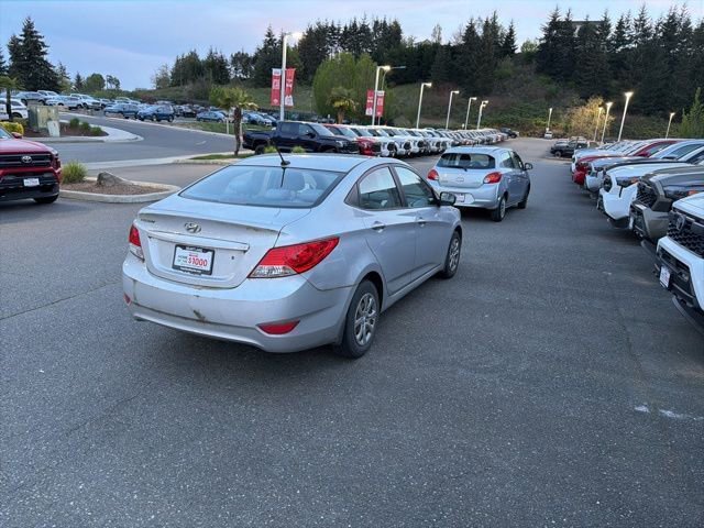 Used 2013 Hyundai Accent GLS FWD image 2