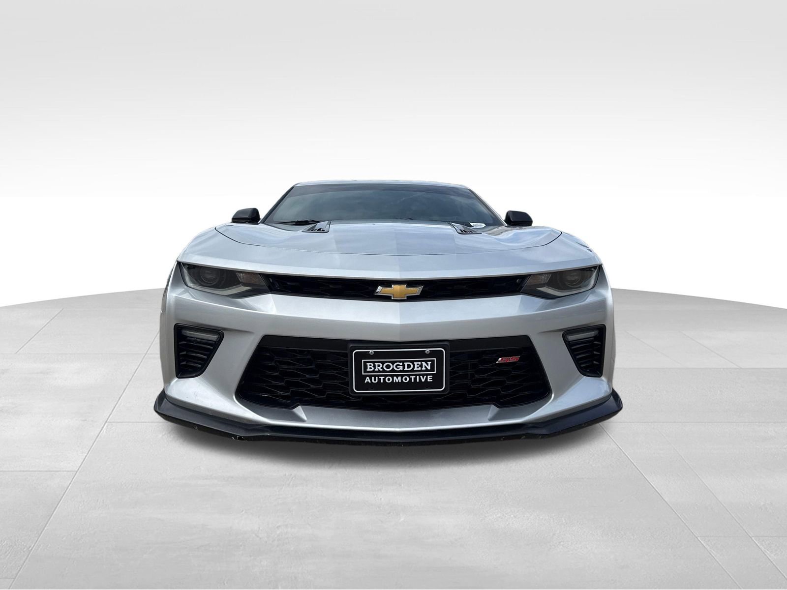 Used 2018 Chevrolet Camaro SS RWD image 16
