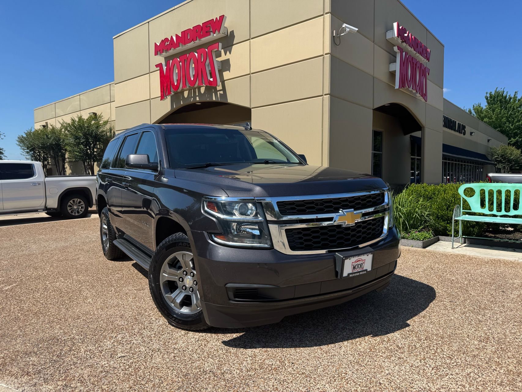Used 2018 Chevrolet Tahoe LS RWD image 1