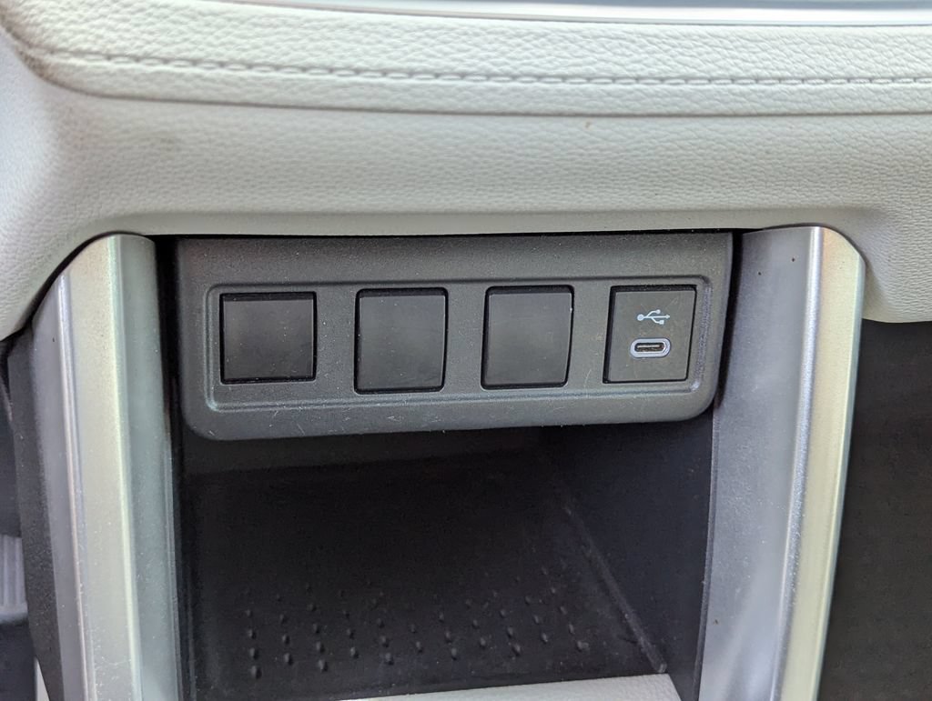 Used 2023 Toyota Corolla Cross L FWD image 27
