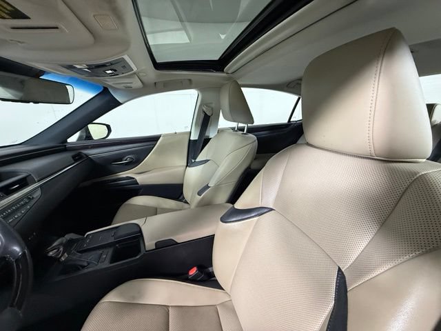 Used 2020 Lexus ES 350 w/ Premium Package FWD image 5