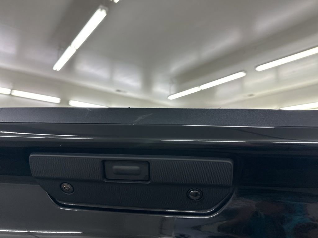 Certified 2020 Chevrolet Silverado 1500 High Country w/ Technology Package image 16