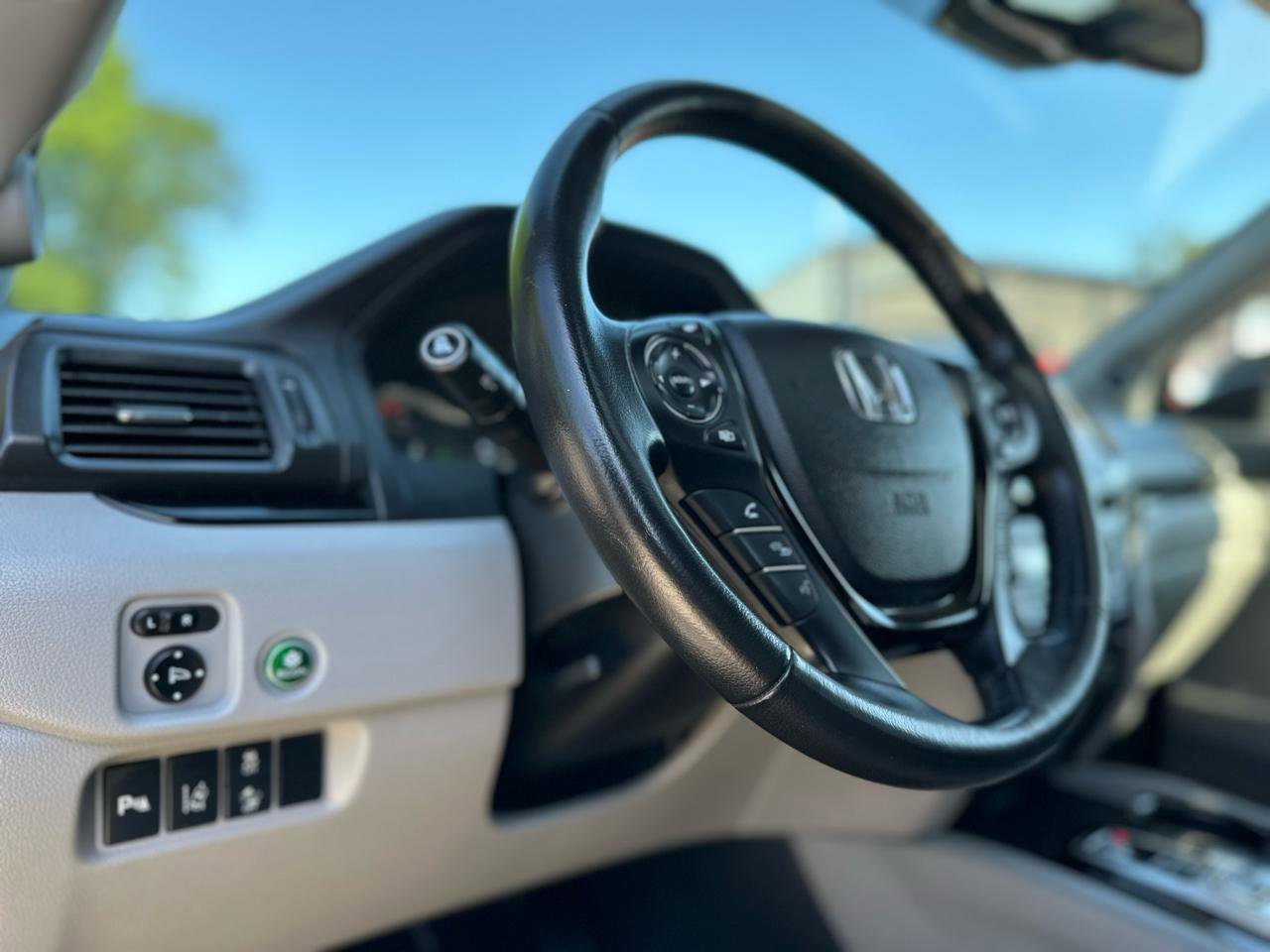 Used 2016 Honda Pilot Touring image 14
