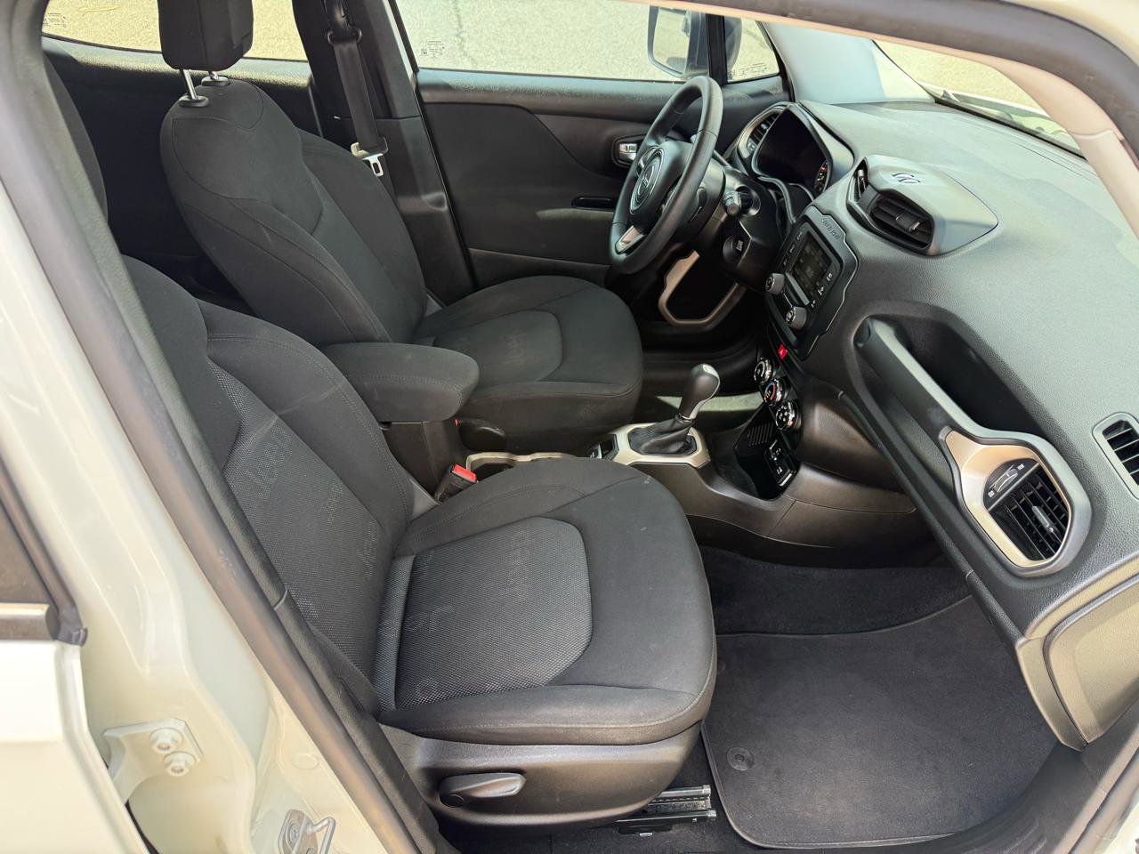 Used 2017 Jeep Renegade Sport w/ Power & Air Group image 15