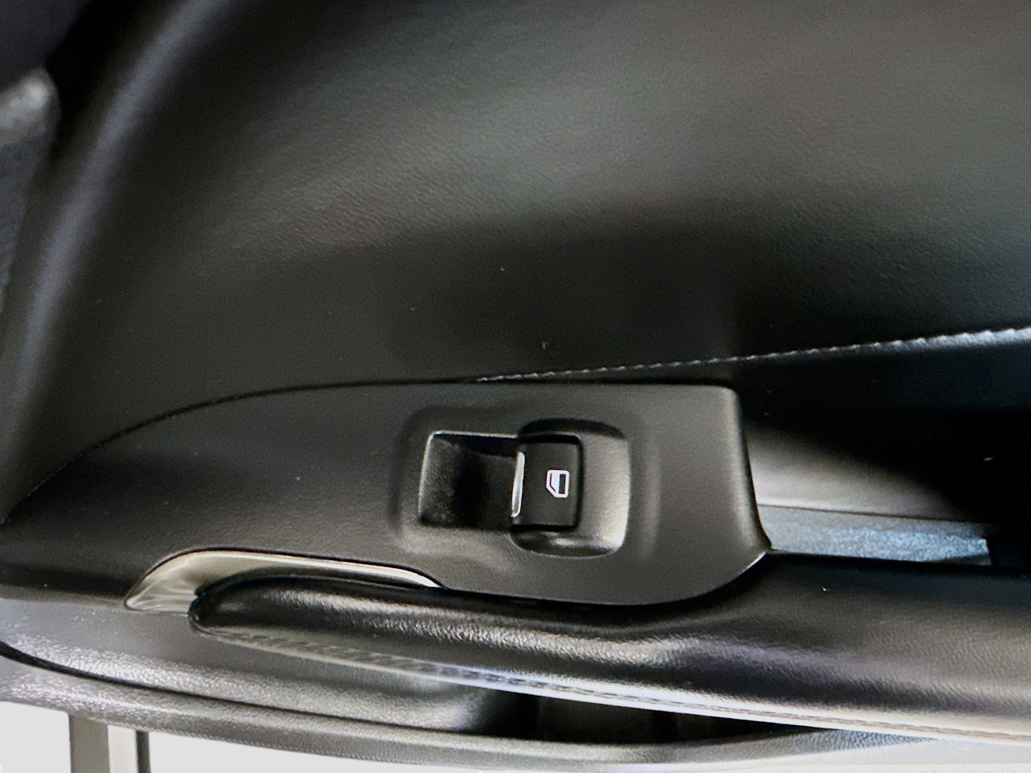 Used 2017 Lincoln MKC Reserve w/ Lincoln MKC Climate Package image 31