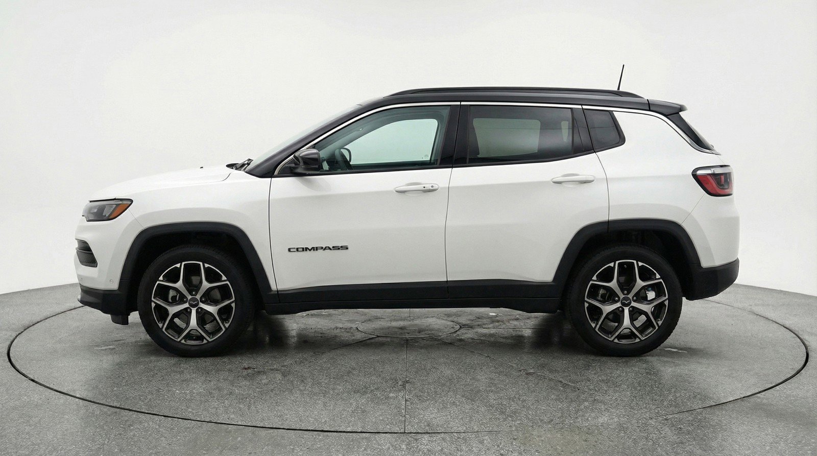 Used 2025 Jeep Compass Limited image 5