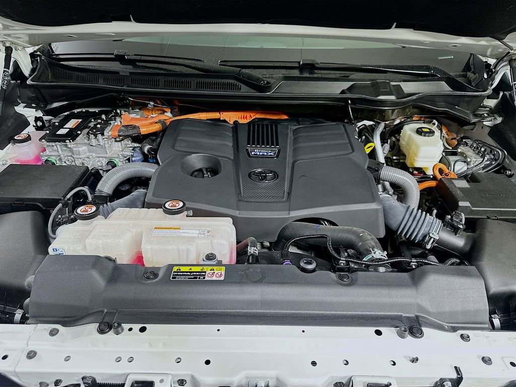 Used 2023 Toyota Sequoia SR5 w/ SR5 Premium Package image 9