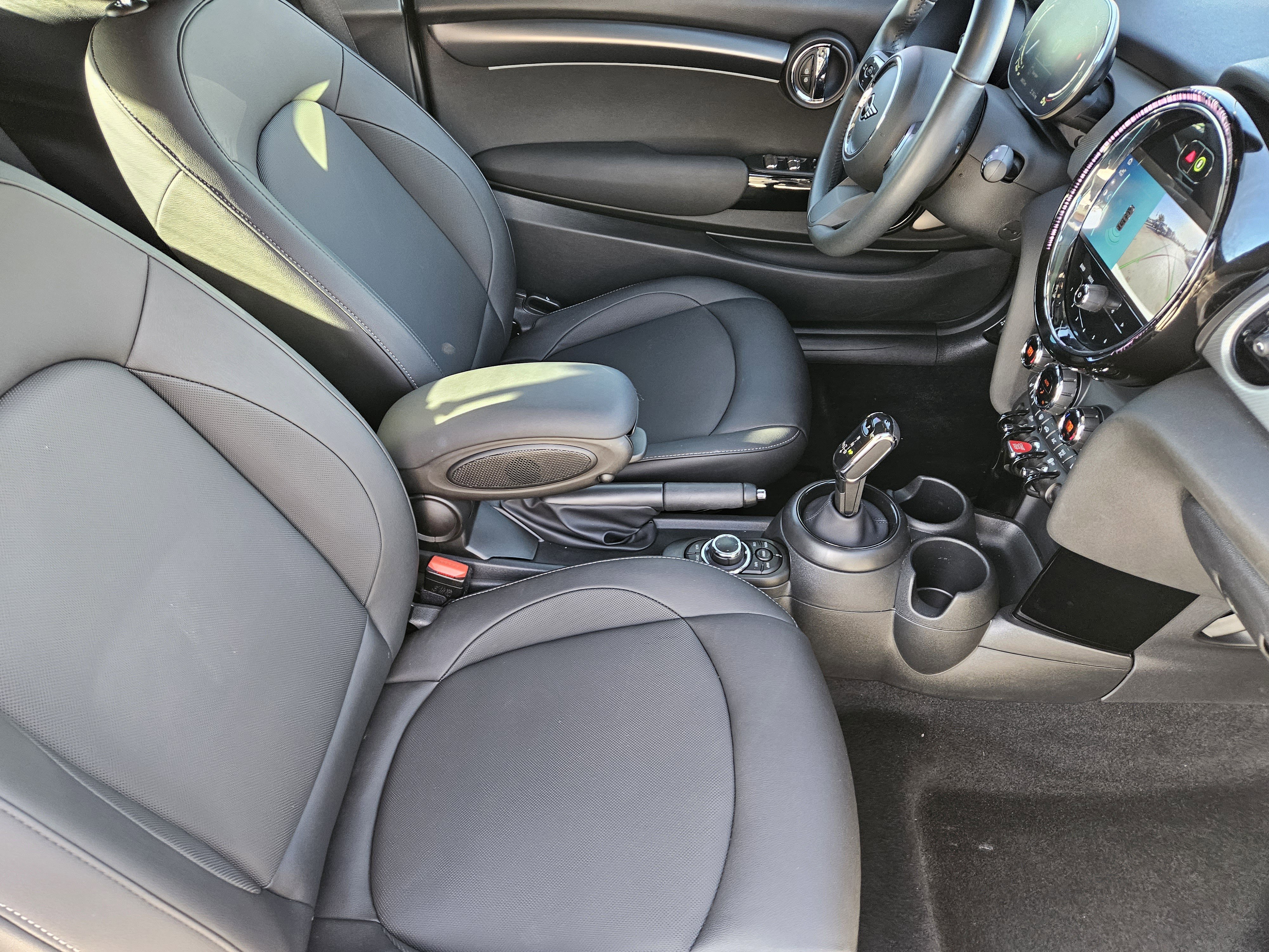 Used 2024 MINI Cooper Signature image 16