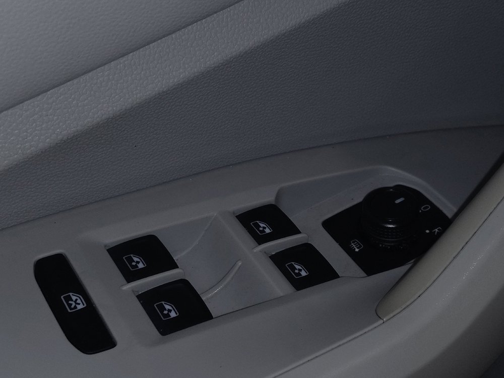 Used 2019 Volkswagen Jetta SE FWD image 27