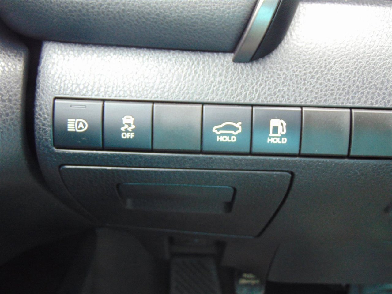 Used 2023 Toyota Camry LE image 32