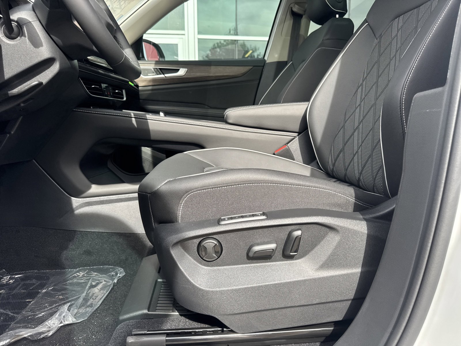 New 2026 Volkswagen Atlas SEL Premium R-Line image 17