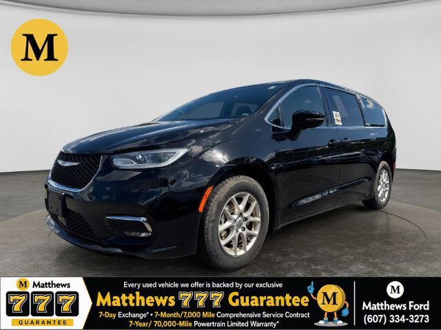 Used 2025 Chrysler Pacifica Select
