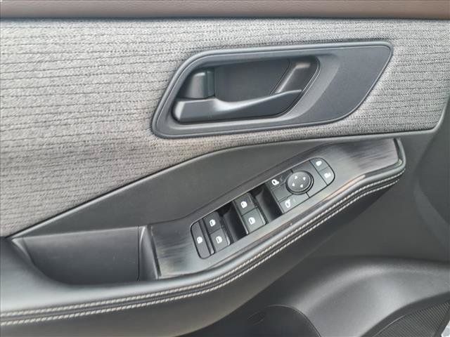 Used 2022 Nissan Rogue S FWD image 15