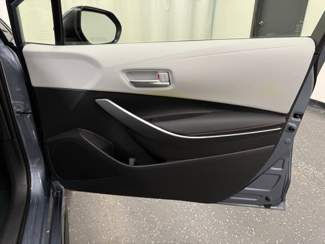 Used 2025 Toyota Corolla SE AWD/4WD image 8