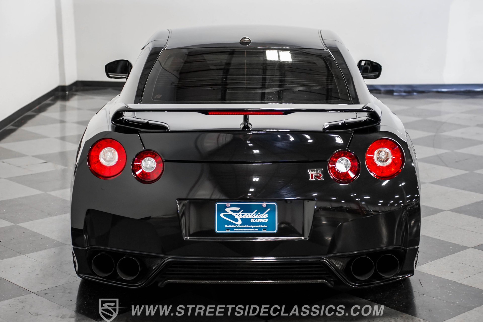 Used 2013 Nissan GT-R Premium image 36