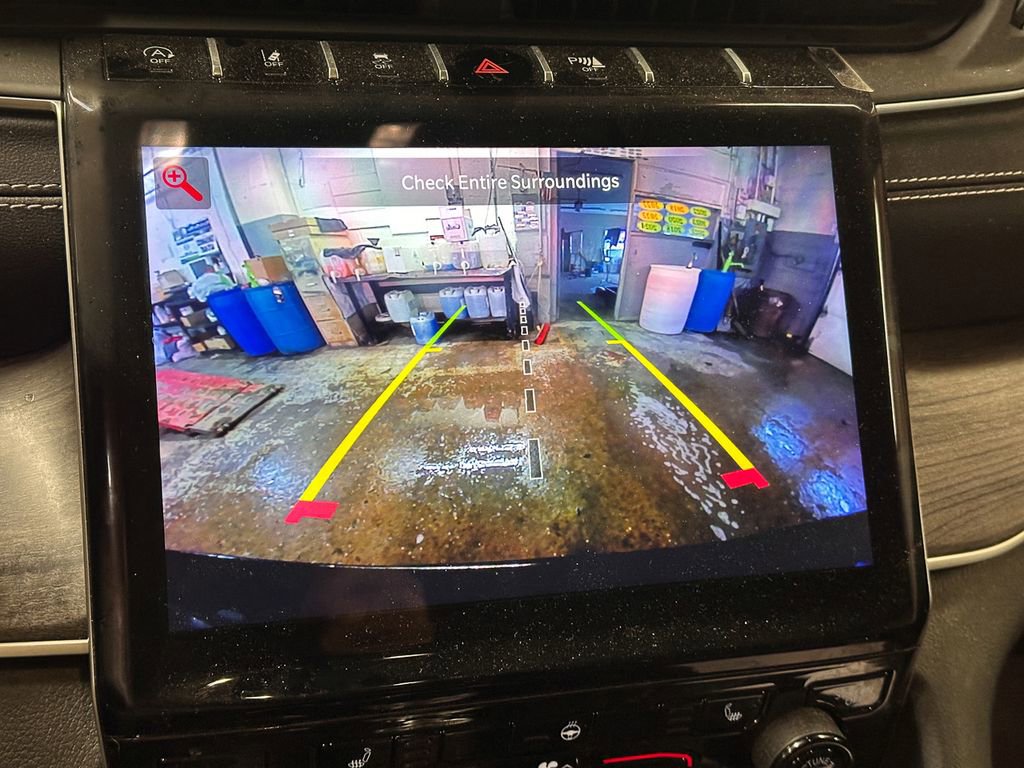 Used 2023 Jeep Grand Cherokee L Limited image 15