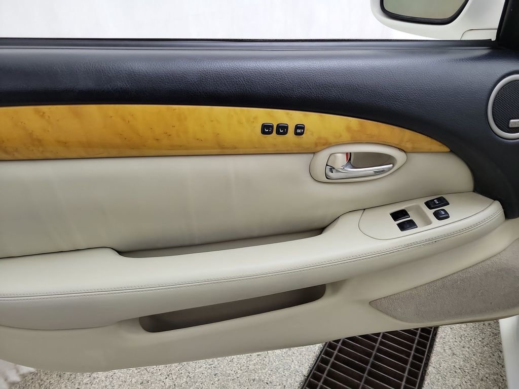 Used 2002 Lexus SC 430 Convertible RWD image 16