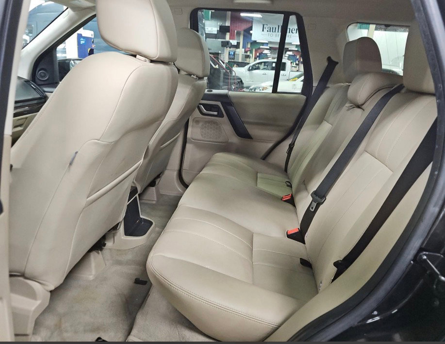 Used 2013 Land Rover LR2 image 20