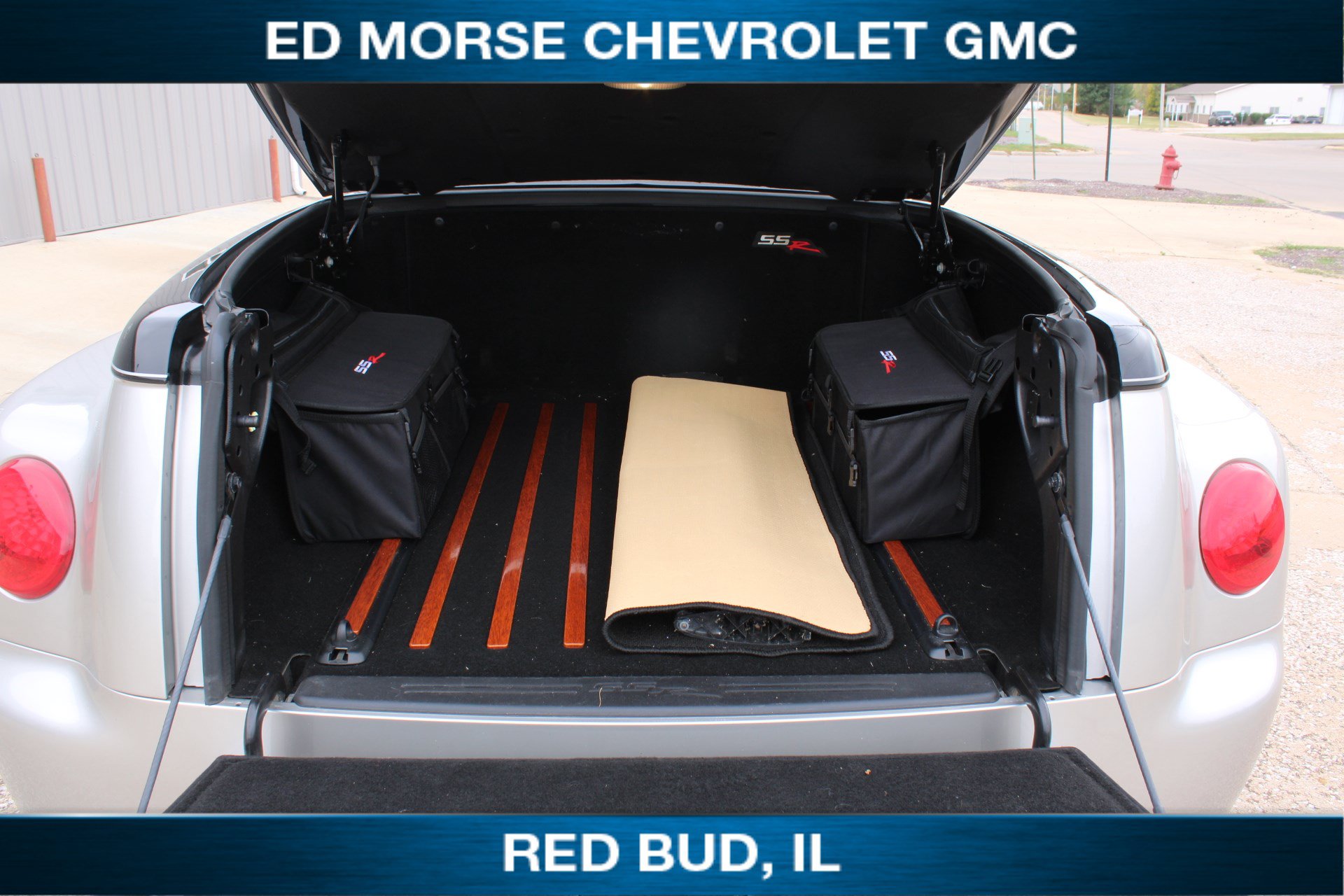 Used 2006 Chevrolet SSR w/ Preferred Equipment Group RWD image 16