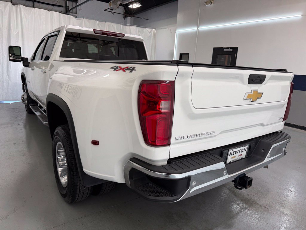 Used 2024 Chevrolet Silverado 3500 LTZ w/ LTZ Plus Package AWD/4WD image 39