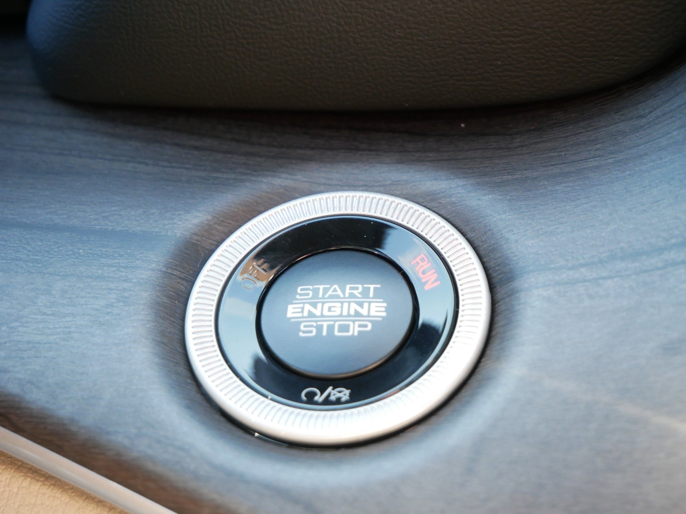 New 2025 Jeep Grand Cherokee Limited w/ Luxury Tech Group II image 9