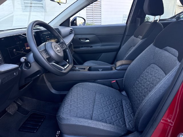 Used 2026 Nissan Kicks SV FWD image 10