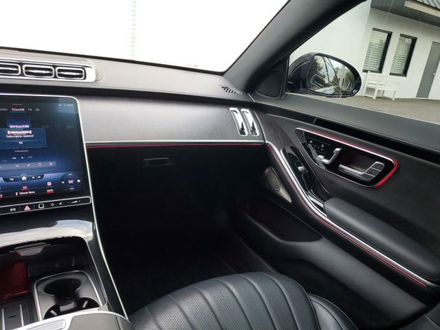 Used 2022 Mercedes-Benz S 500 4MATIC w/ AMG Line Package image 14