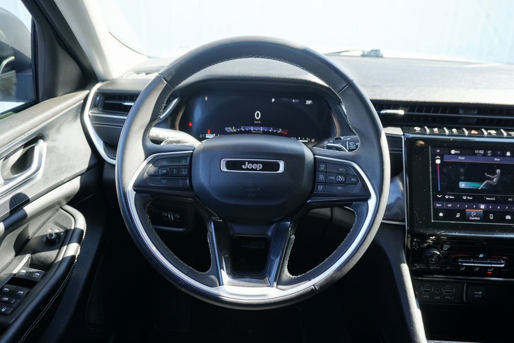 Used 2023 Jeep Grand Cherokee L Laredo image 13