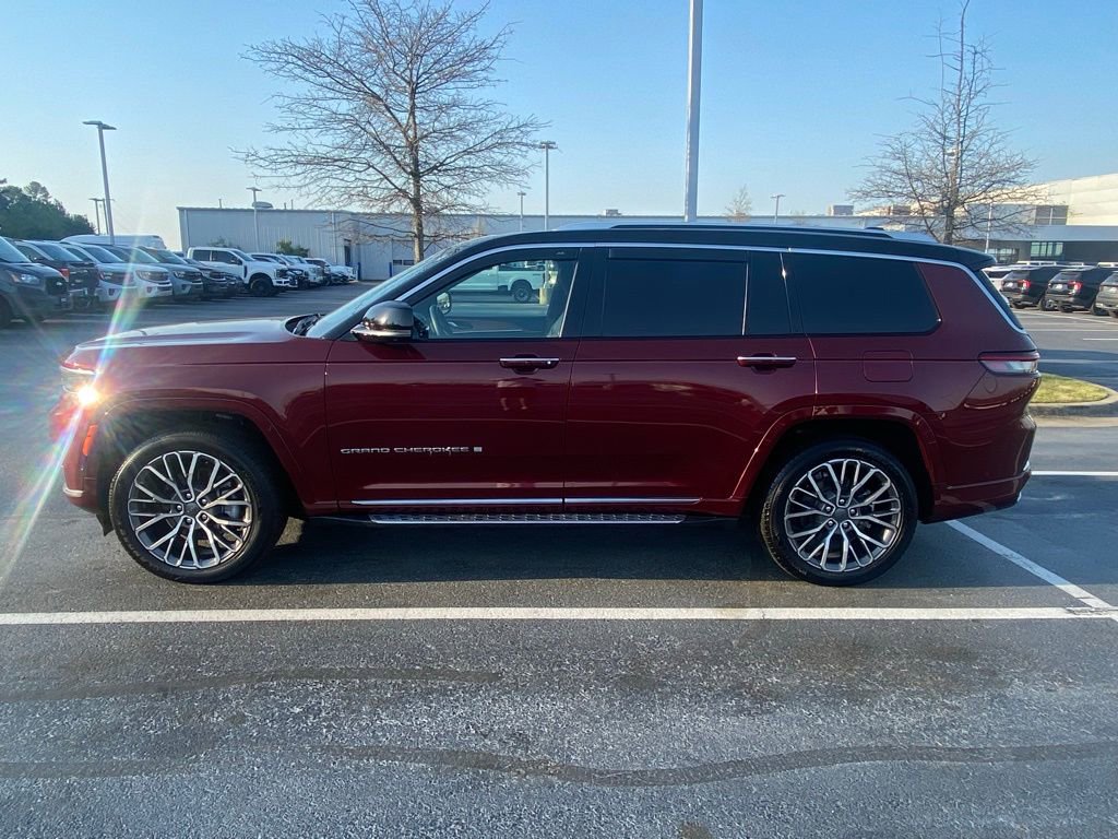 Used 2023 Jeep Grand Cherokee L Summit AWD/4WD image 4